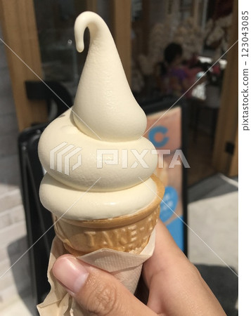 Soft serve ice cream on the city streets 123043085