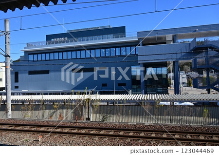 從米原站看到的米原市政廳 123044469