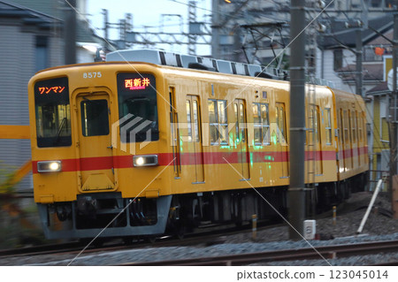 [TS] Tobu Daishi Line 8000 series train (revival livery - yellow) 123045014