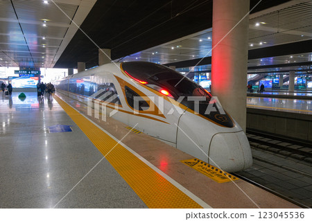 中華人民共和國高鐵復興號列車CR400型（CR400BF） 123045536