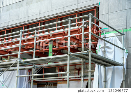 Construction site: Steel frame, blacksmithing, welding work 123046777