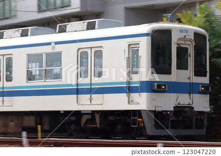 [TS] Tobu Daishi Line 8000 series train (one-man operation: Nishiarai ⇔ Daishi-mae) 123047220