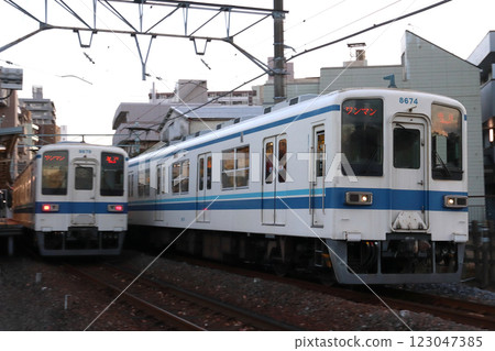 [TS] Tobu Kameido Line 8000 series train (one-man operation: Hikifune⇔Kameido) 123047385