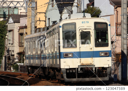 [TS] Tobu Kameido Line 8000 series train (one-man operation: Hikifune⇔Kameido) 123047389