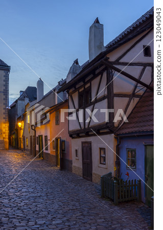 Golden Alley in Prague Castle, long row of small houses, Prague, Czech Republic Golden Alley in Prague Castle, long row of small houses, Prague, Czech Republic 123049043