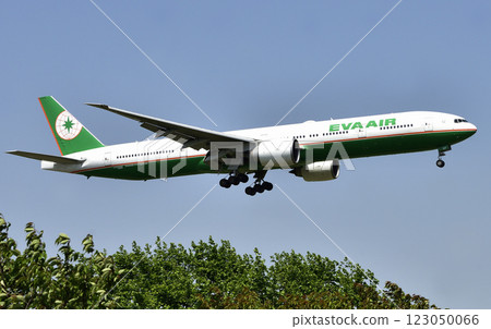 長榮航空 B777-300ER 成田機場進場 123050066
