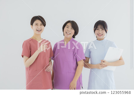醫護人員、護士、年輕女性、衛生保健工作者 123055968