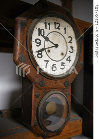 Retro wall clock 123057105