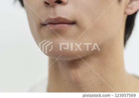 Men's beauty image: Chin and mouth of a man in his 20s Men's beauty image: Chin and mouth of a man in his 20s 123057569