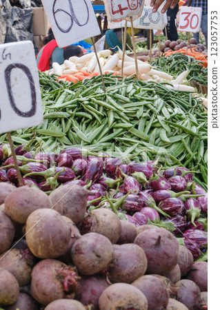India_Scenery of street vendors selling vegetables and fruits 123057753