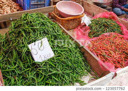 India_Scenery of street vendors selling vegetables and fruits India_Scenery of street vendors selling vegetables and fruits 123057762