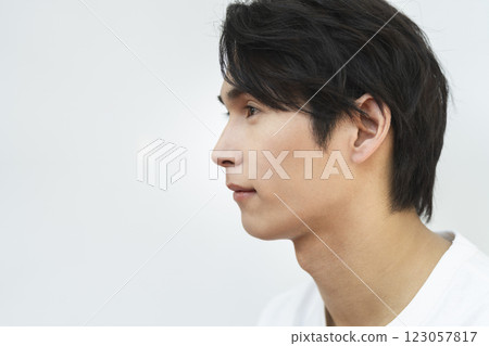Profile of a man in his 20s Men's beauty and skin care image portrait 123057817