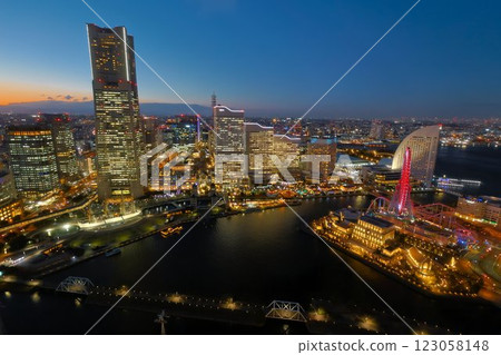 港未來冬日黃昏 123058148