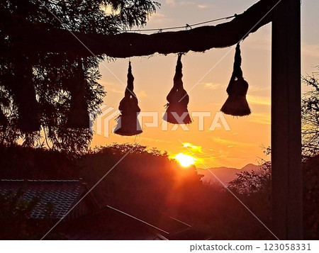靖國神社和日落 123058331