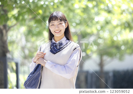 高中女生肖像 123059052