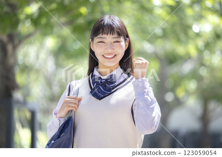 高中女生肖像 123059054