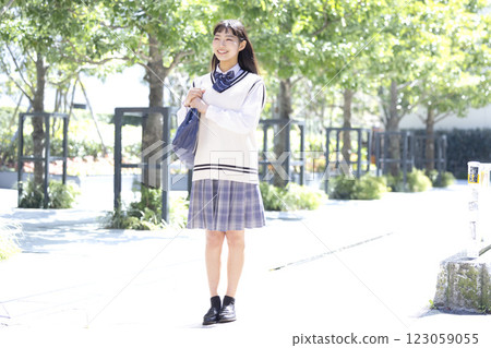 高中女生肖像 123059055