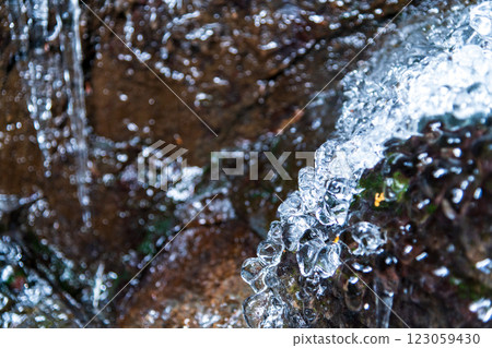 天然冰粒 123059430