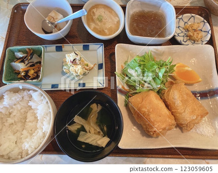 Lunch at the tofu shop 123059605