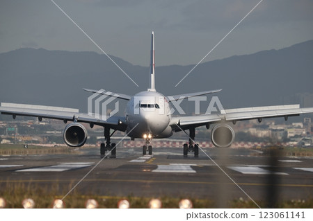 飛機滑行 123061141