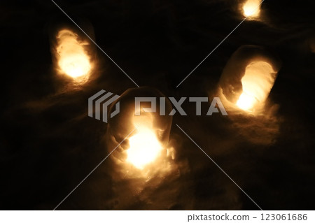 (Akita's seasonal feature: winter night view) Mini snow huts at Hebi no Sakigawara <Yokote Snow Festival> 123061686