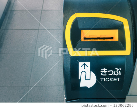 自動檢票口的售票口 123062293