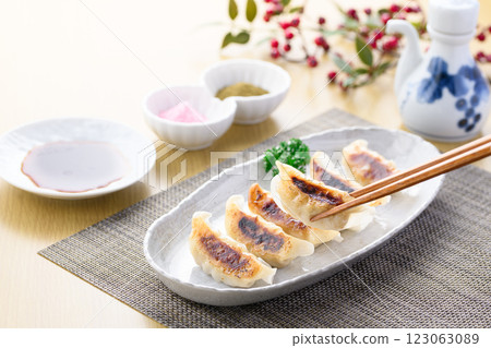 煎餃子 煎餃子 123063089