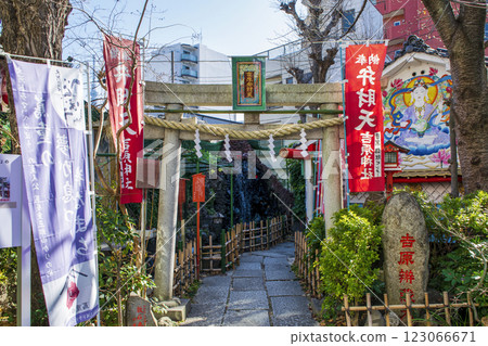 東京都台東區洗足中之町通吉原辯才天本宮神社鳥居 東京都台東區洗足中之町通吉原辯才天本宮神社鳥居 123066671
