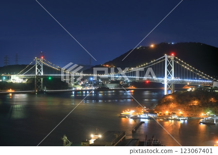 Night view of Kanmon Bridge (Kanmon Strait) 123067401