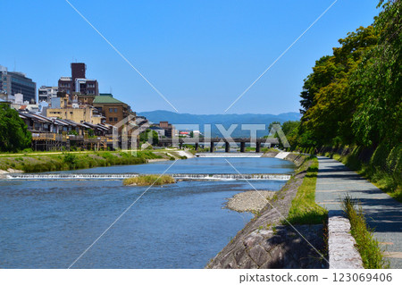 Kyoto Kamogawa Sanjo Ohashi 123069406
