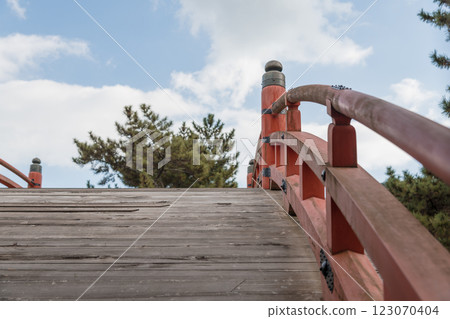 [Soribashi Bridge at Itsukushima Shrine, Miyajima, Hiroshima] 123070404