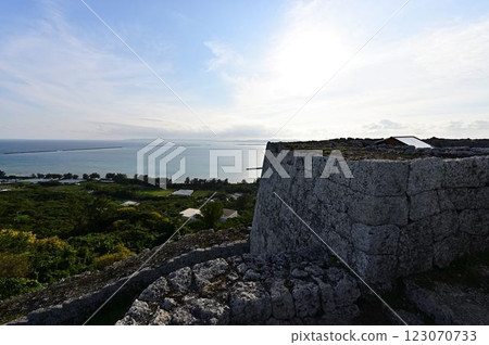 Katsuren城堡遺址的風景 Katsuren城堡遺址的風景 123070733
