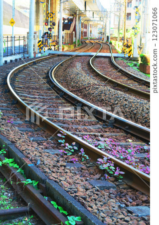 Scenery of the tracks near Oji Station on the Tokyo Sakura Tram (Toden Arakawa Line) Scenery of the tracks near Oji Station on the Tokyo Sakura Tram (Toden Arakawa Line) 123071066