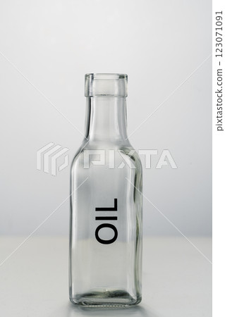 empty bottle for oil 123071091