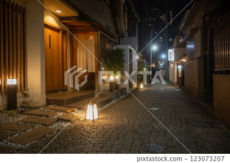 神樂坂捉迷藏小巷夜景 123073207