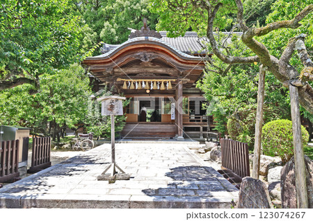 福岡縣的熱門旅遊景點-太宰府天滿宮資料館 福岡縣的熱門旅遊景點-太宰府天滿宮資料館 123074267