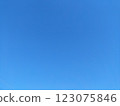 沒有云彩的藍天 123075846