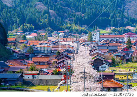 Aerial view of Shinjo-shuku in spring 12 Shinjo Village, Maniwa District, Okayama Prefecture Aerial view of Shinjo-shuku in spring 12 Shinjo Village, Maniwa District, Okayama Prefecture 123077726