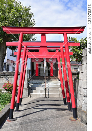 沿著中山道漫步高崎:高崎市浪町德利稻荷神社 沿著中山道漫步高崎:高崎市浪町德利稻荷神社 123078238