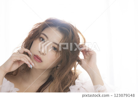 Beauty image of young women Beauty image of young women 123079148