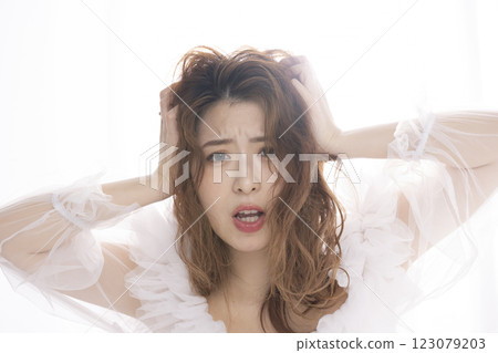 年輕女性的美麗形象 123079203