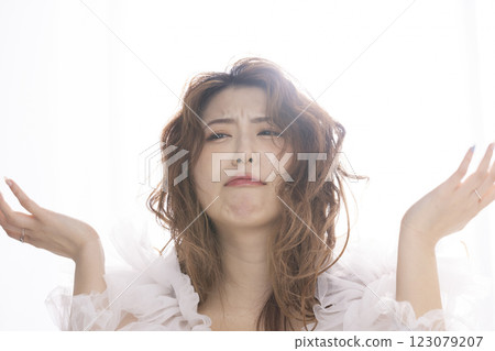 年輕女性的美麗形象 123079207