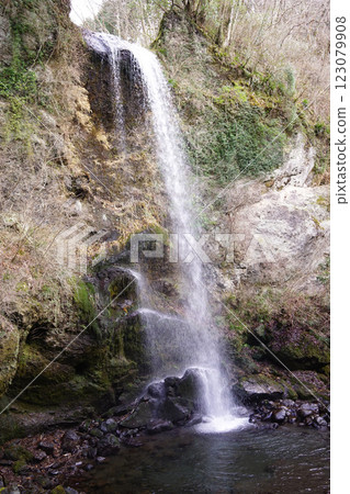 日落瀑布 123079908