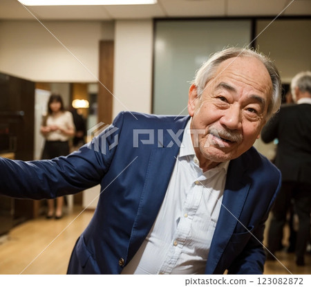 Active senior grandpa suit 123082872