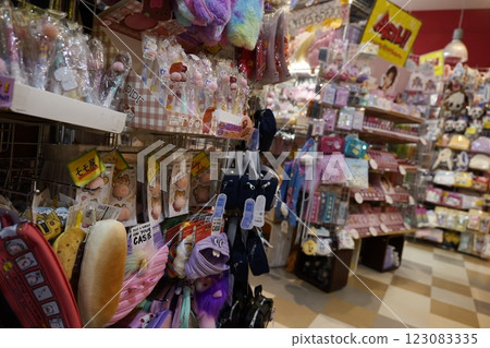 有趣的復古雜貨店 有趣的復古雜貨店 123083335