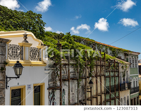 Ladeira do Carmo in Salvador with a typical colonial style building taken over by nature 123087313