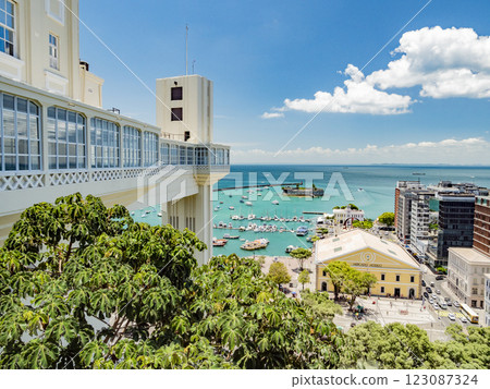 Colourful view of Baia de Todos os Santos and the emblematic Lacerda elevator in Salvador in Brazil 123087324