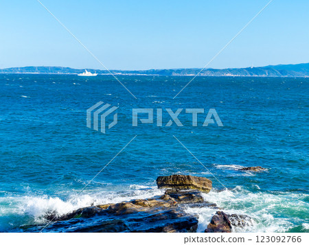 A refreshing view of Tokyo Bay from Yokosuka Kannonzaki in early winter 123092766