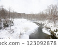 winter river landscape 123092878