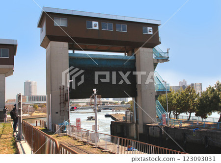 開通凱馬船閘 123093031